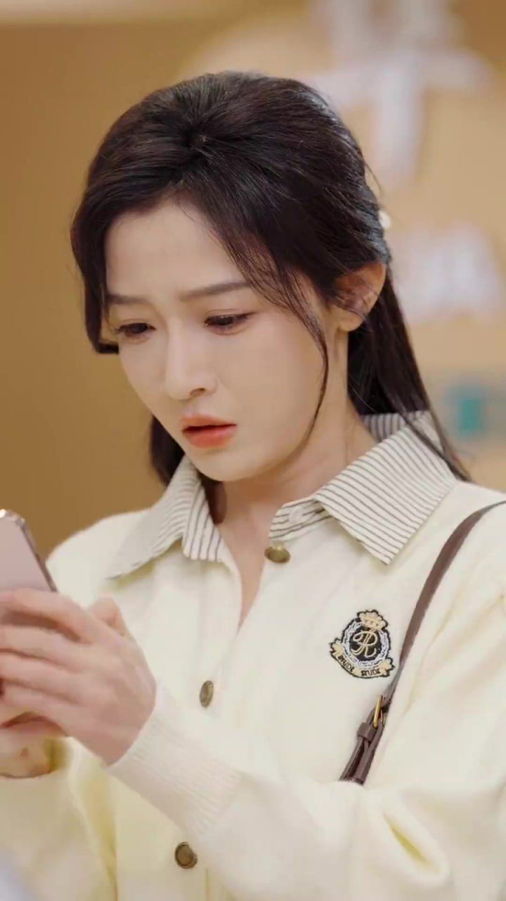 離婚后，陸總舔狗上身幫我提鞋(全集)